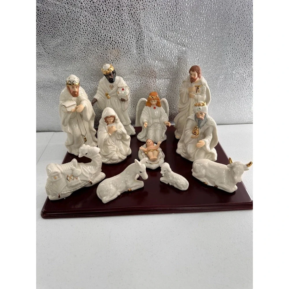 Vintage May Department Stores‎ Nativity Christmas 12 Figures Wood Base Read